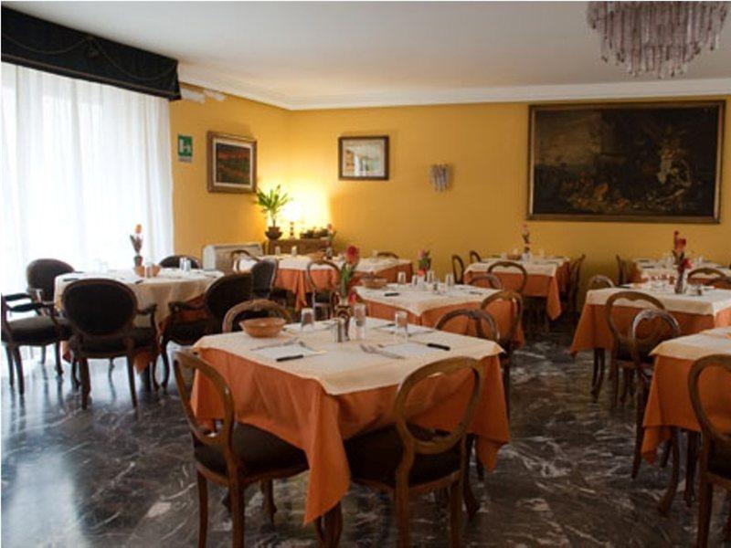 Columbus Urban Resort Firenze Kültér fotó Restaurant in Italy