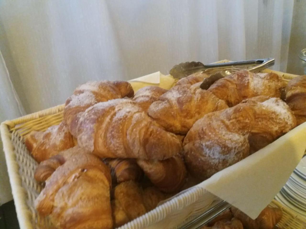 Columbus Urban Resort Firenze Kültér fotó Croissants