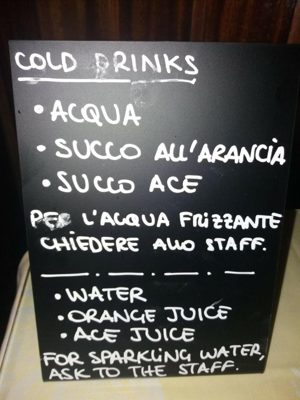 Columbus Urban Resort Firenze Kültér fotó Menu in Italian and English