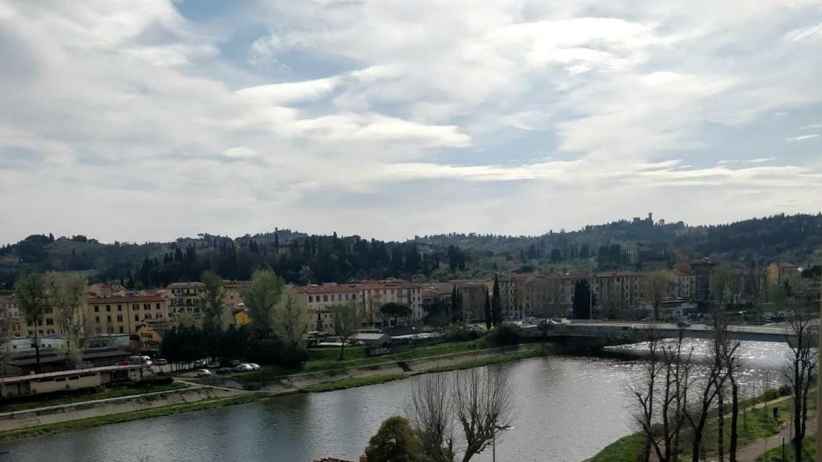 Columbus Urban Resort Firenze Kültér fotó The Arno at San Miniato al Monte