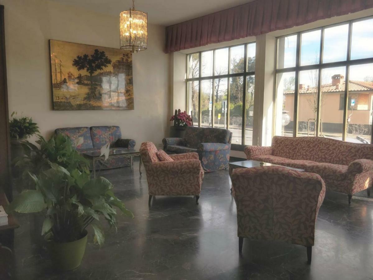 Columbus Urban Resort Firenze Kültér fotó The lobby of the hotel